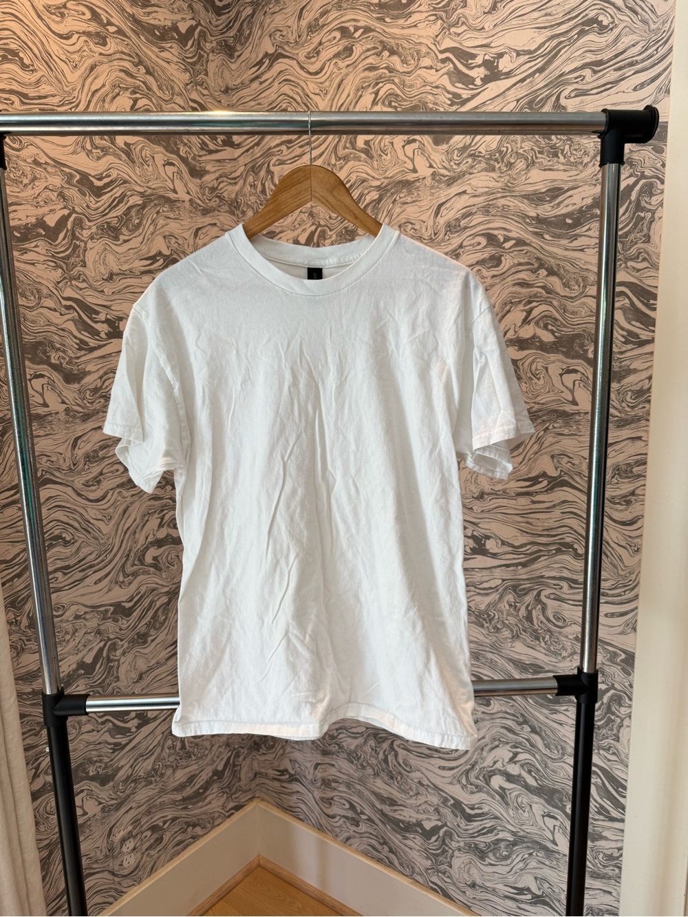 Gildan White Short Sleeve Crew Neck T-Shirt